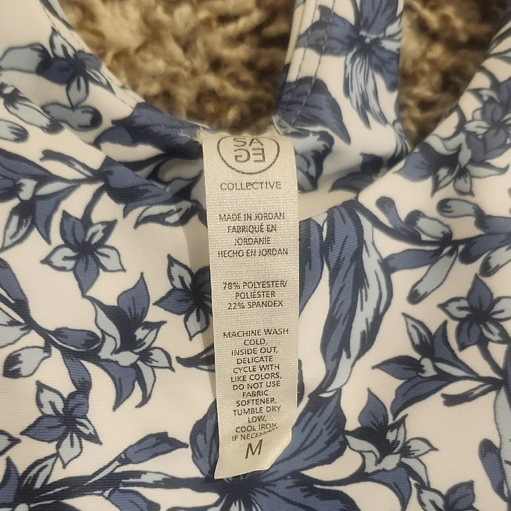 SAGE Collective Blue Floral Sports Bra - Picture 2 of 5